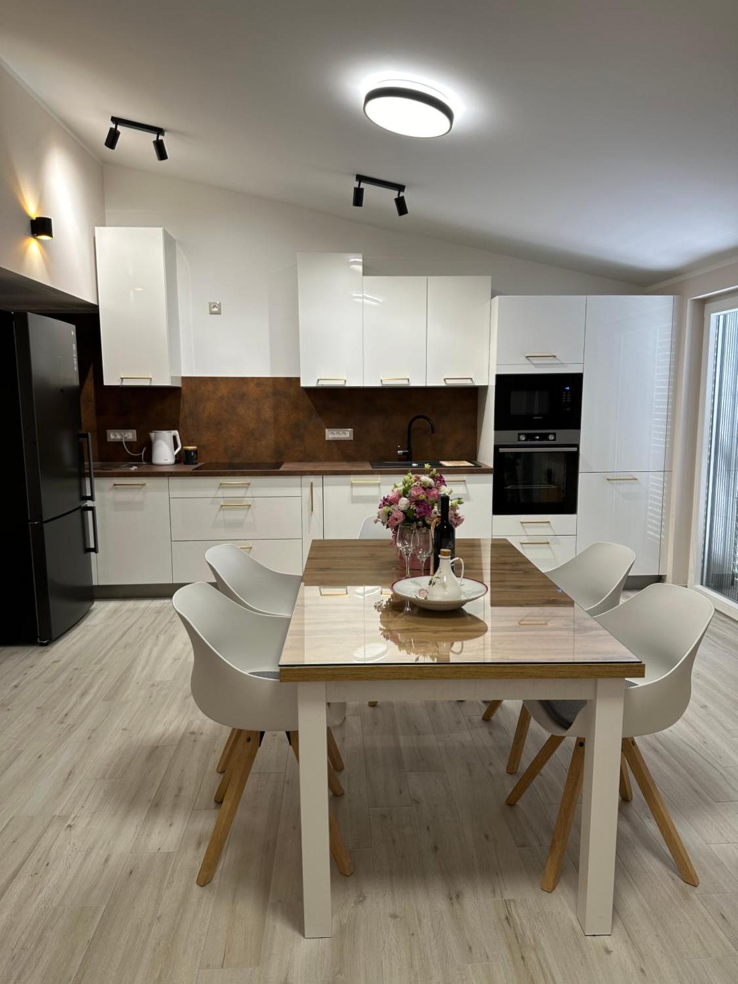 Bee House Suite - Brand New Apartment 100 M From Sea Kastela Exterior photo